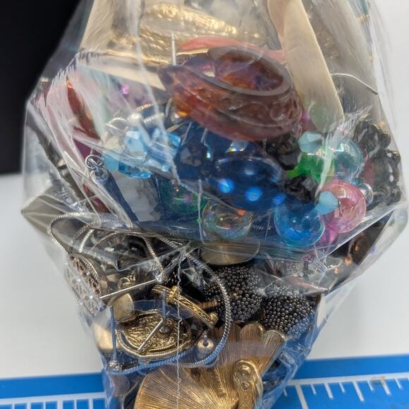 Bag Of Pierced Earrings Wearable to Excellent Condition - Picture 7 of 8